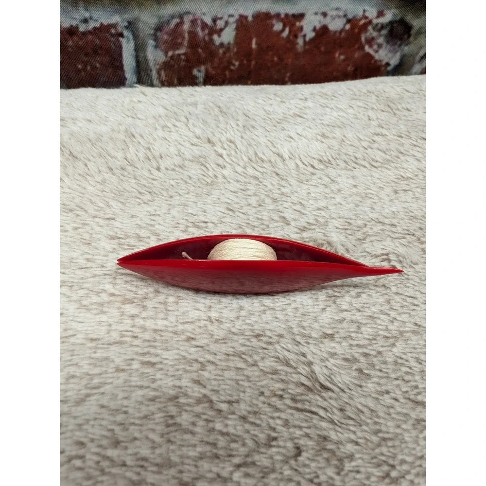 Vintage Red Tatting Shuttle Sewing Tool for Lace Making and Needlework